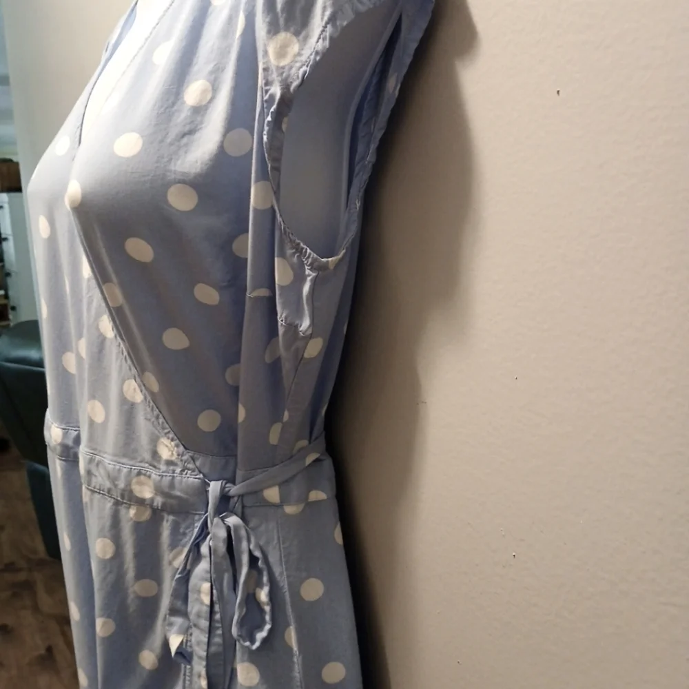 J Crew Baby Blue Polka Dot Short Sleeve Wrap Midi Dress Size Small - Picture 3 of 5